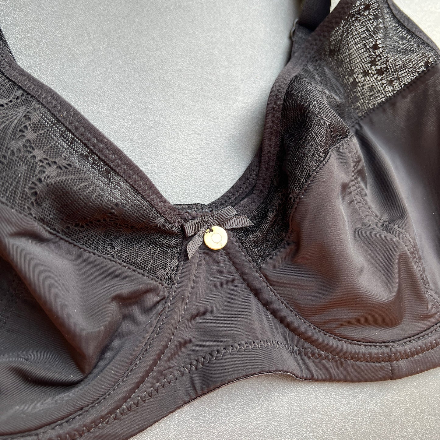 Losha Curvy Double Layered Minimizer Wired Bra with Lace Touch-BLACK