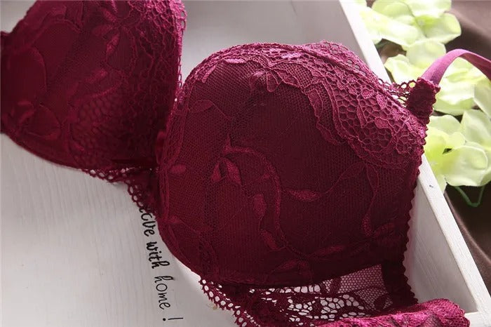 Flourish Lavender Lace Bra ā Push Up & Double Padded Floral Comfort (8856)