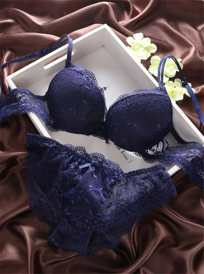 Flourish Lavender Lace Bra ā Push Up & Double Padded Floral Comfort (8856)