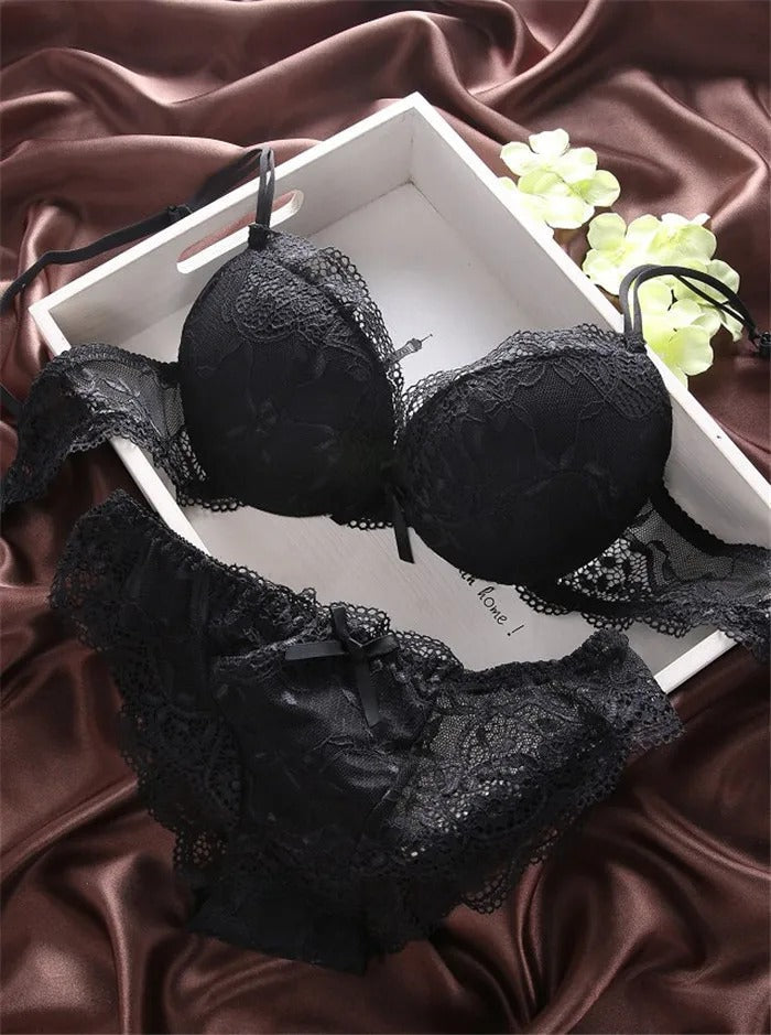 Flourish Lavender Lace Bra ā Push Up & Double Padded Floral Comfort (8856)