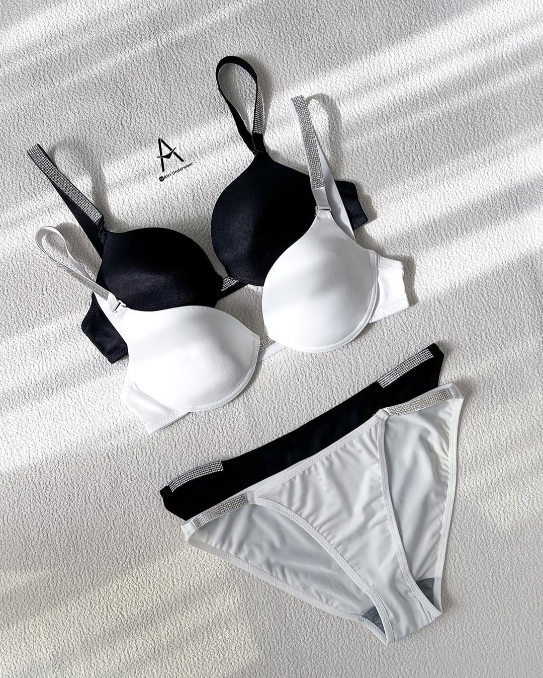 Flourish High Quality New Style Wired Rhinestone Straps Back Hook Adjustable Straps Bra & Panty Set E919