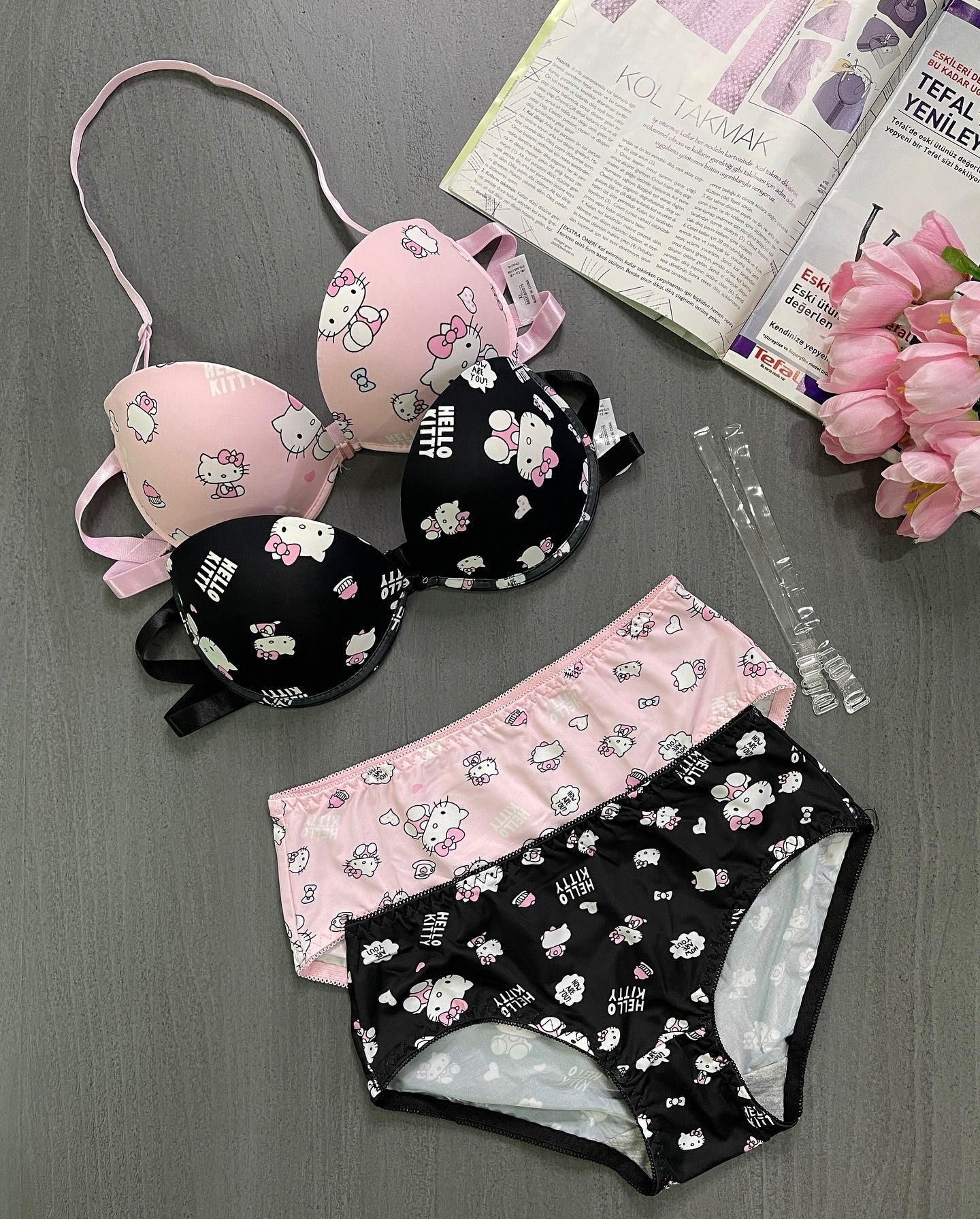 Flourish High Quality Front Open 4 In 1  Push-up Hello Kitty Print Adjustable Straps Bra Panty Set 016