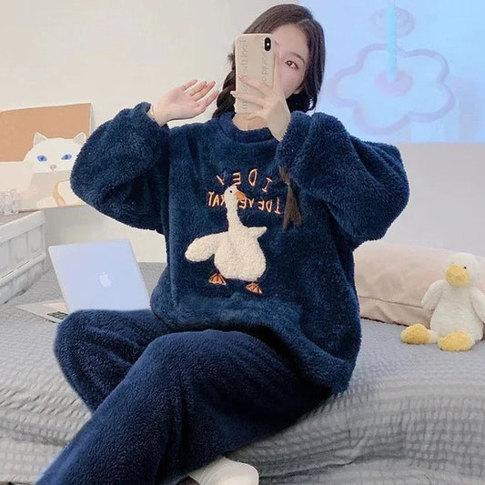 Flourish New Winter Korean Flannel Women Pajamas Set O-Neck Velvet Warm Pajama Set